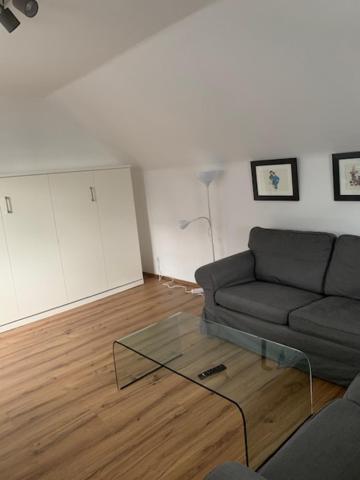 Zentrales Dachgeschossapartment In Leichligen ไลค์ลิงเงน ภายนอก รูปภาพ