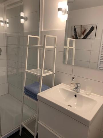 Zentrales Dachgeschossapartment In Leichligen ไลค์ลิงเงน ภายนอก รูปภาพ